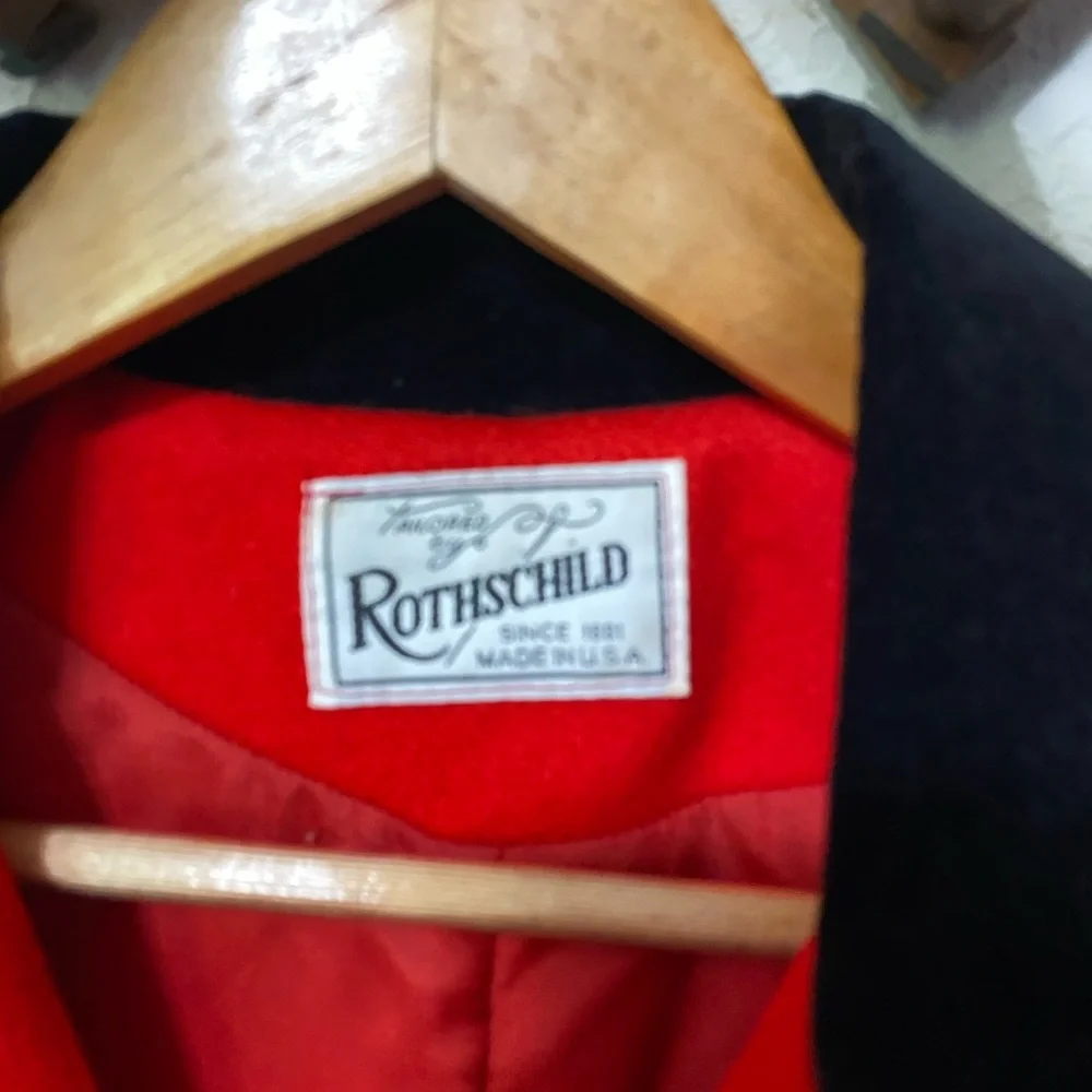 ROTHSCHILD Vintage Women’s Wool Long Coat Size 12 Red and Black Luxury Winter